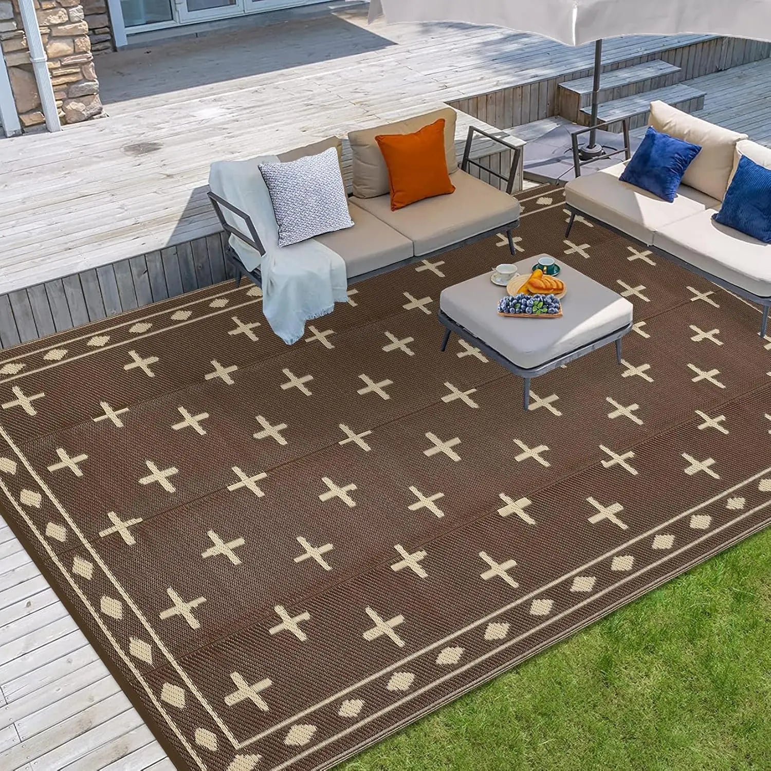 Reversible Waterproof Plastic Straw Outdoor Rug