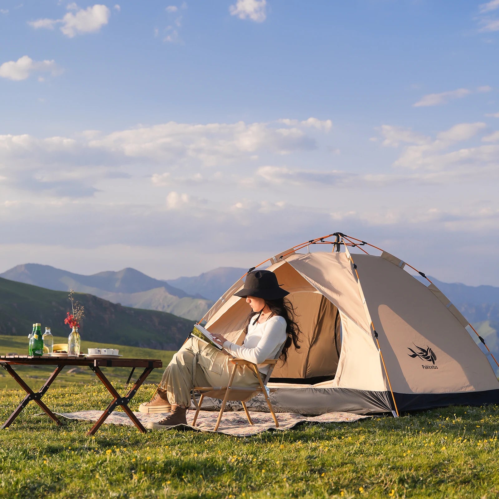 Instant Tent - Portable 3-4 Person Sun & Rain Shelter